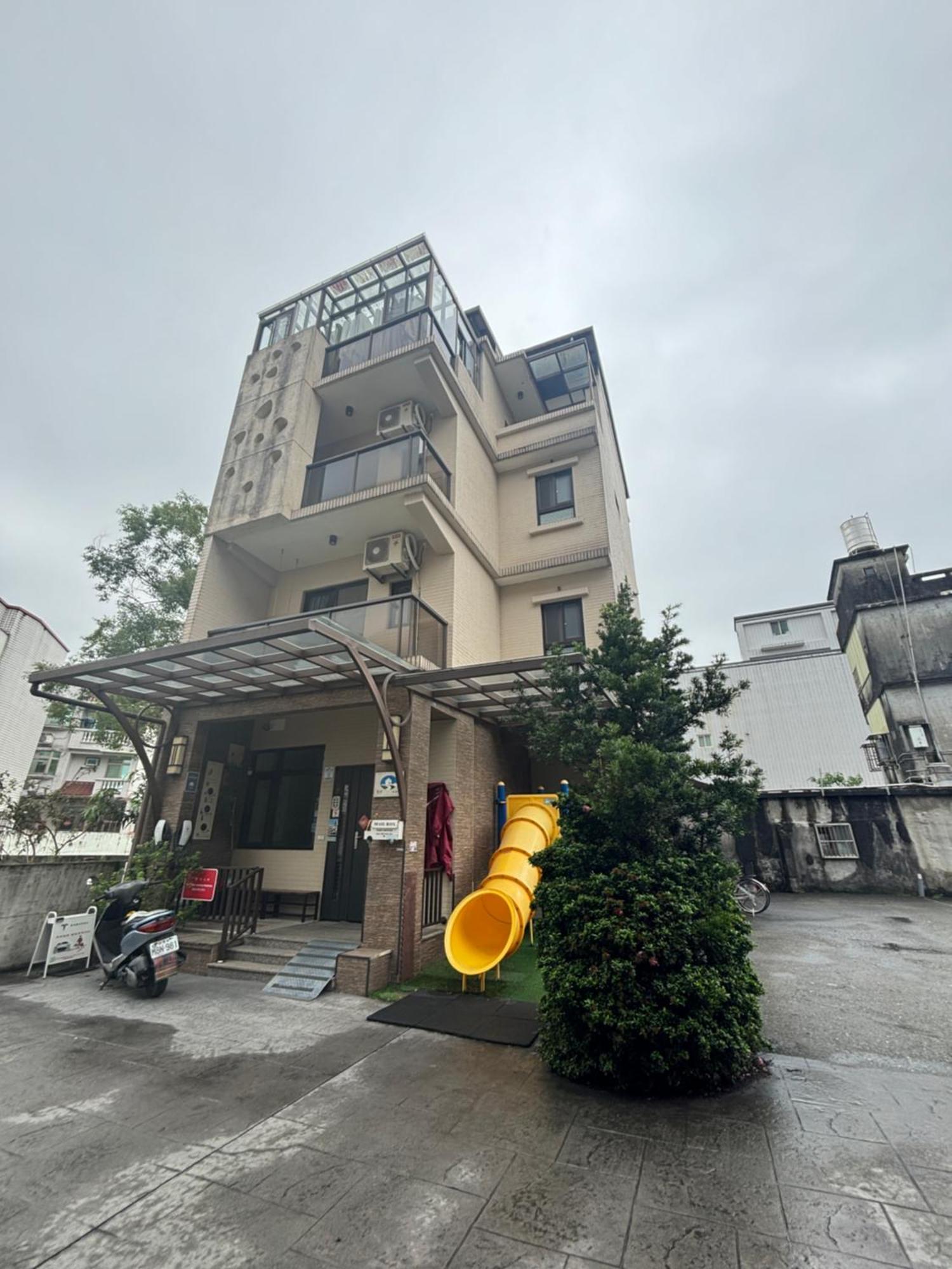 充電樁 羅東木村電梯民宿luodong Tree Bnb 雲朵朵二館 近週三清溝 免費洗衣機 烘衣機 星巴克咖啡豆 國旅卡特約店 Exterior foto